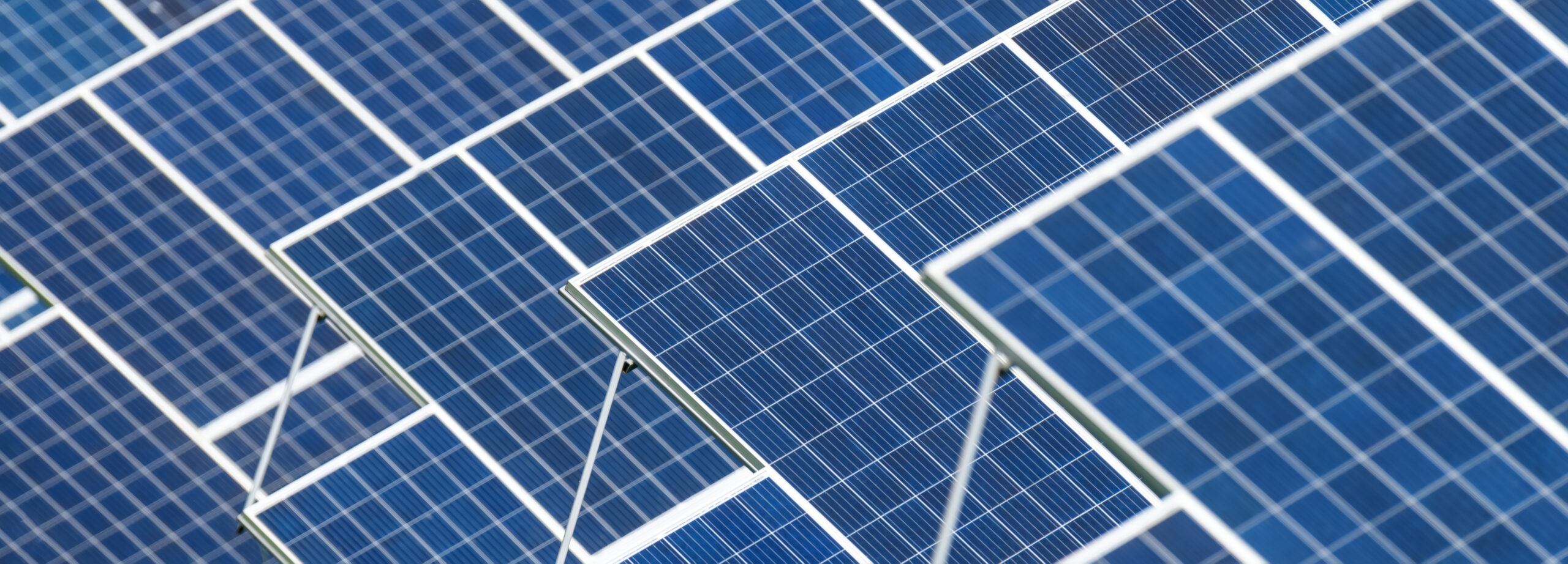 energies-renouvelable-enedis-eolienne-panneaux-solaires-photovoltaïque-installation-dépannage